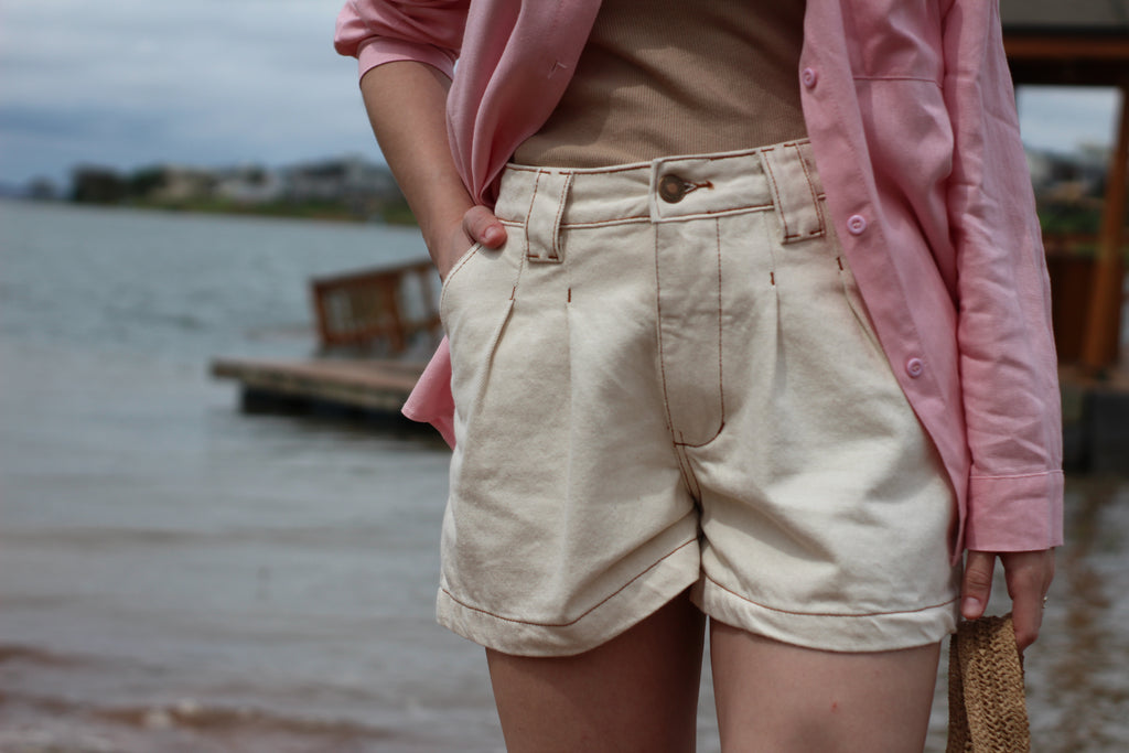 SHORTS OFF WHITE